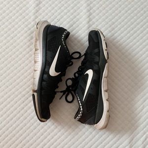 Women’s Nike Tennis Shoes